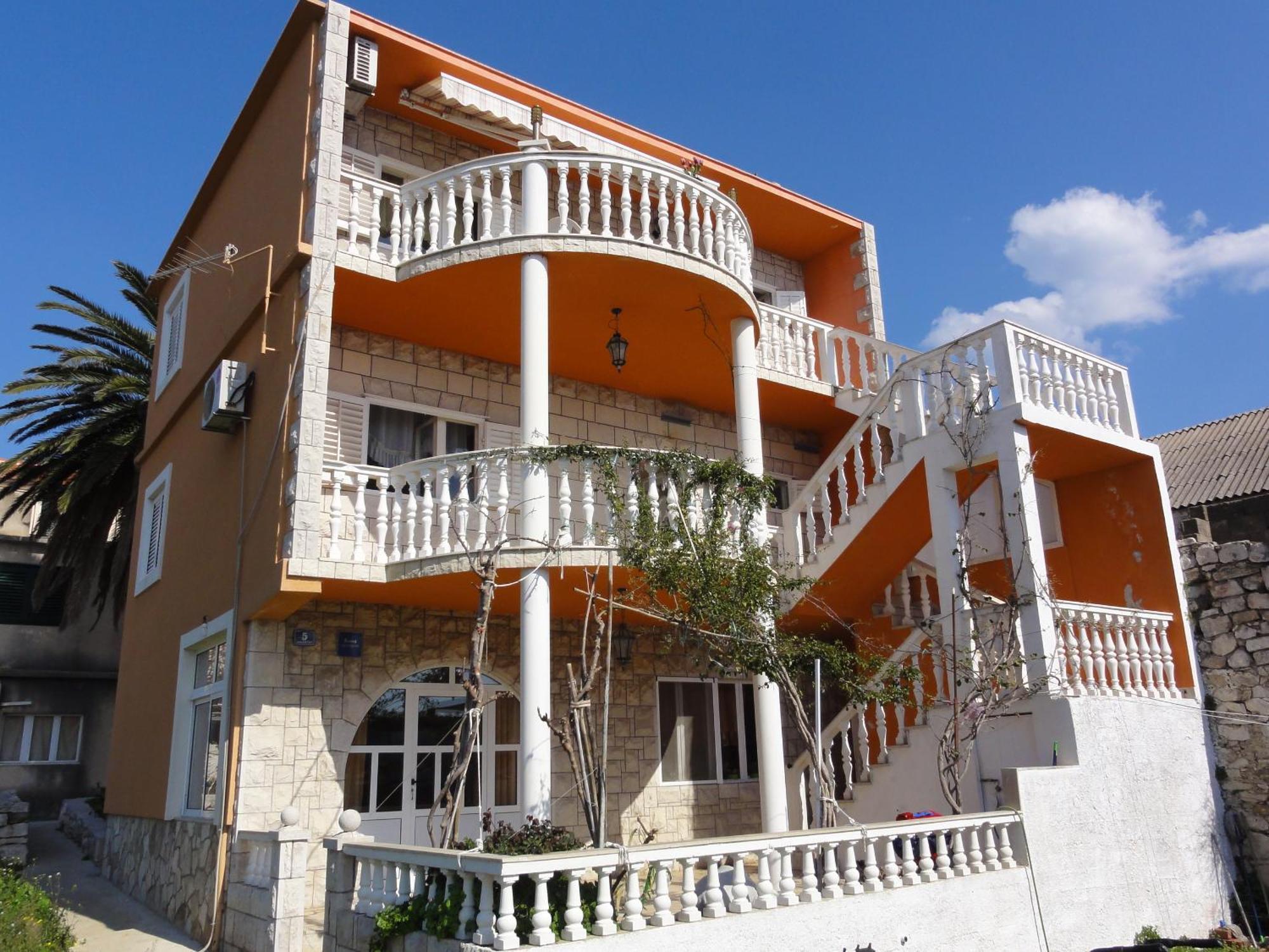 Sućuraj Apartmani Pavlovic מראה חיצוני תמונה