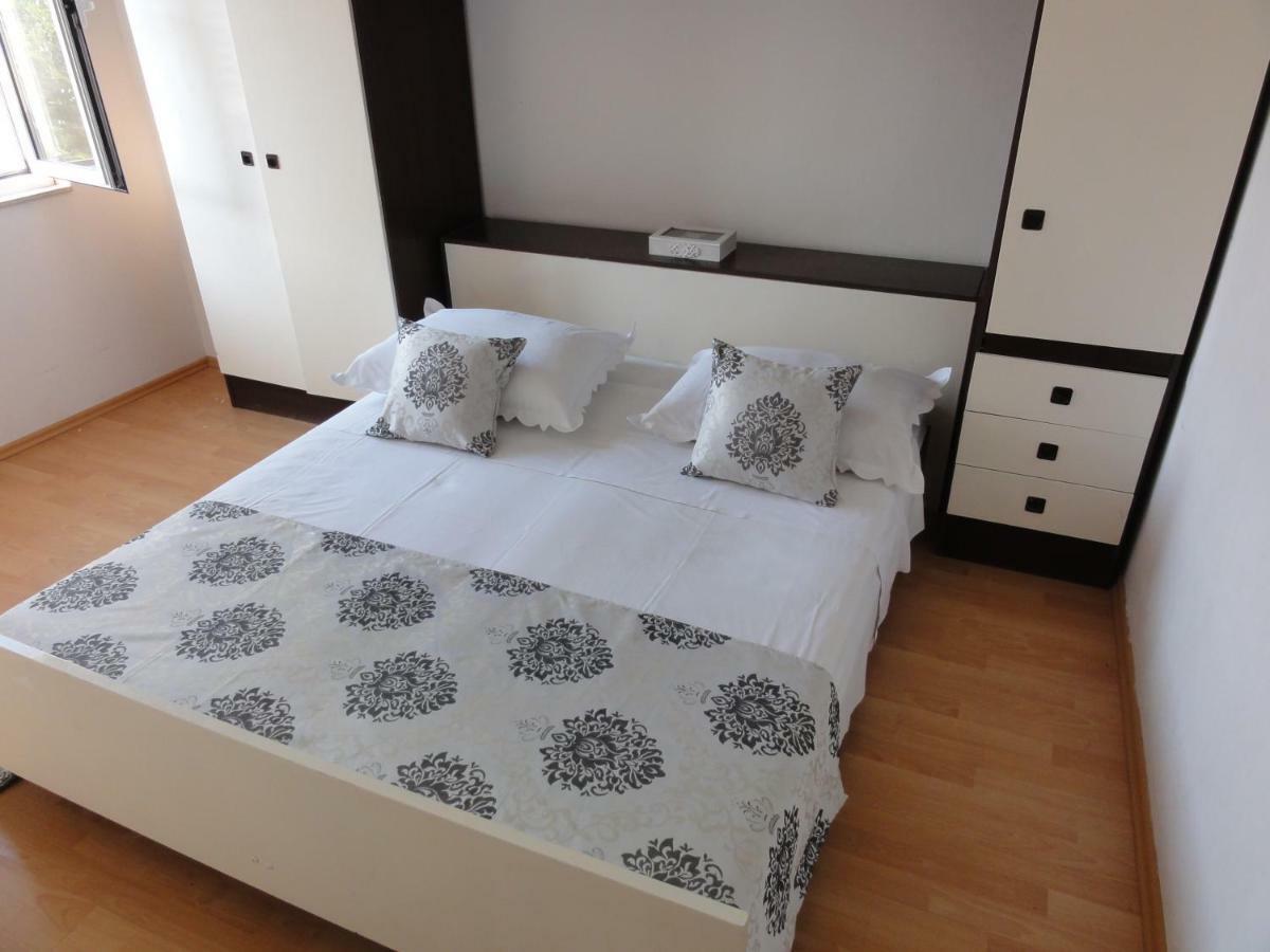 Sućuraj Apartmani Pavlovic מראה חיצוני תמונה
